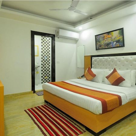 Hotel Noida Delight מראה חיצוני תמונה