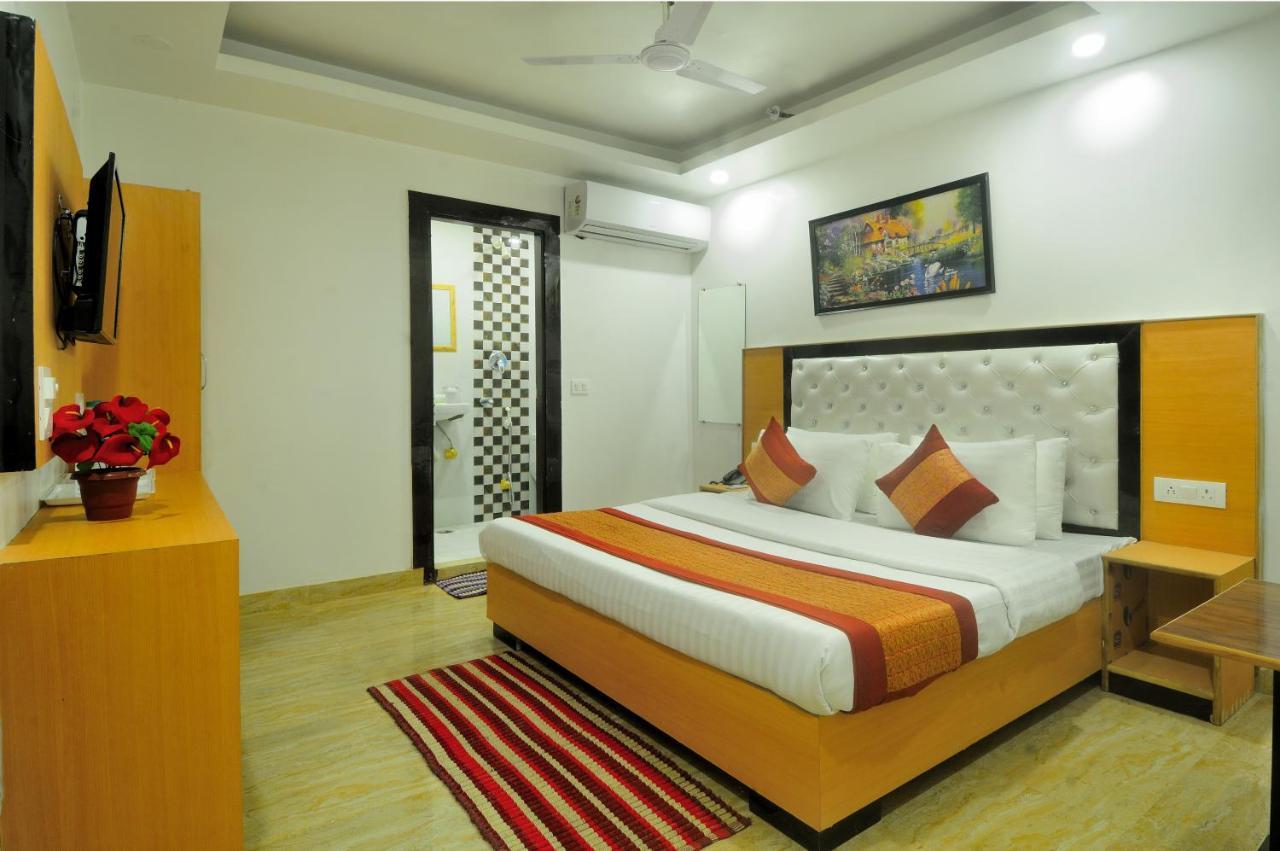 Hotel Noida Delight מראה חיצוני תמונה