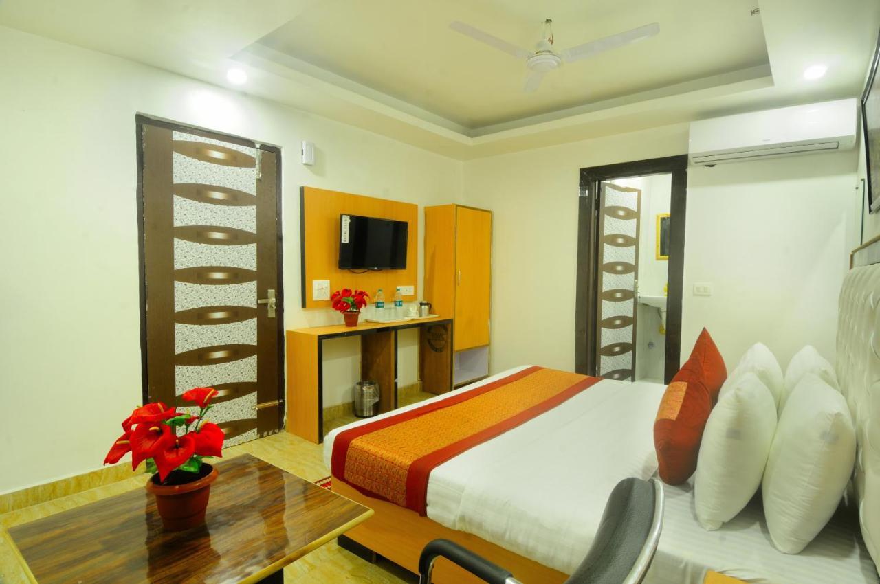 Hotel Noida Delight מראה חיצוני תמונה