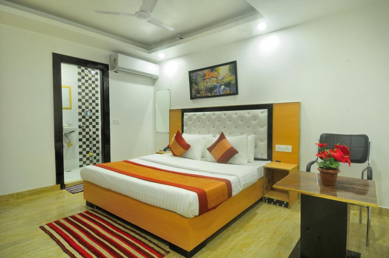 Hotel Noida Delight מראה חיצוני תמונה
