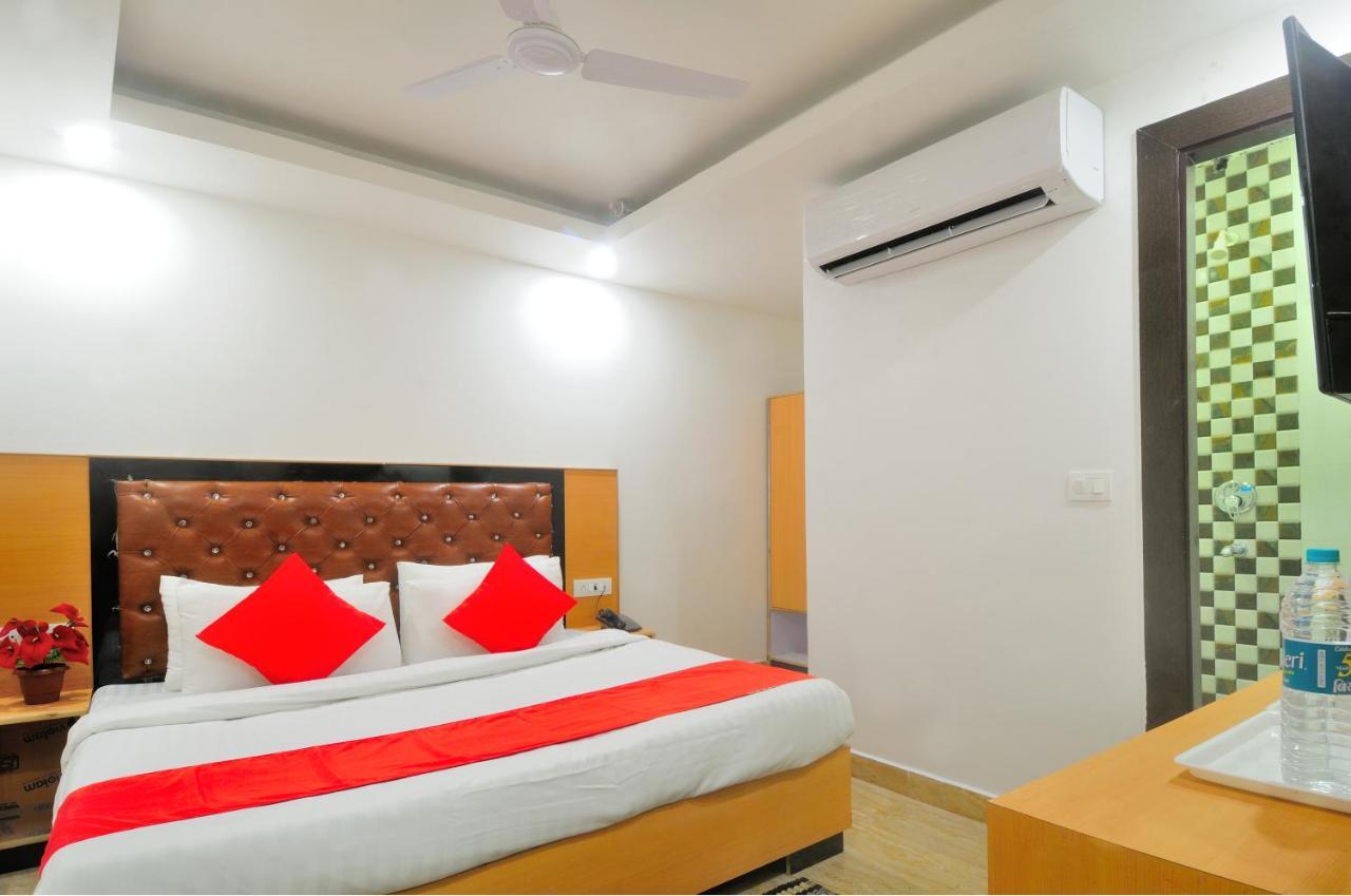 Hotel Noida Delight מראה חיצוני תמונה