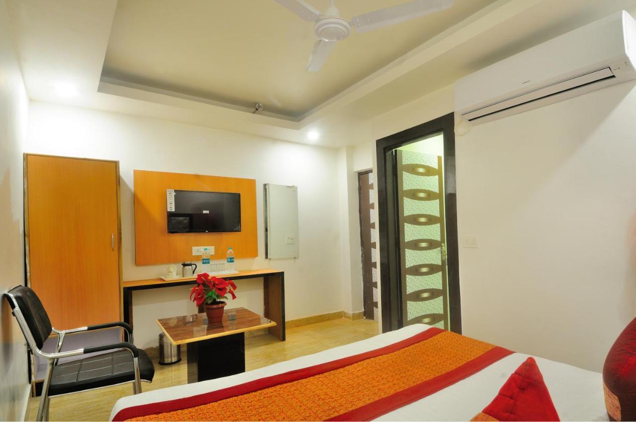 Hotel Noida Delight מראה חיצוני תמונה