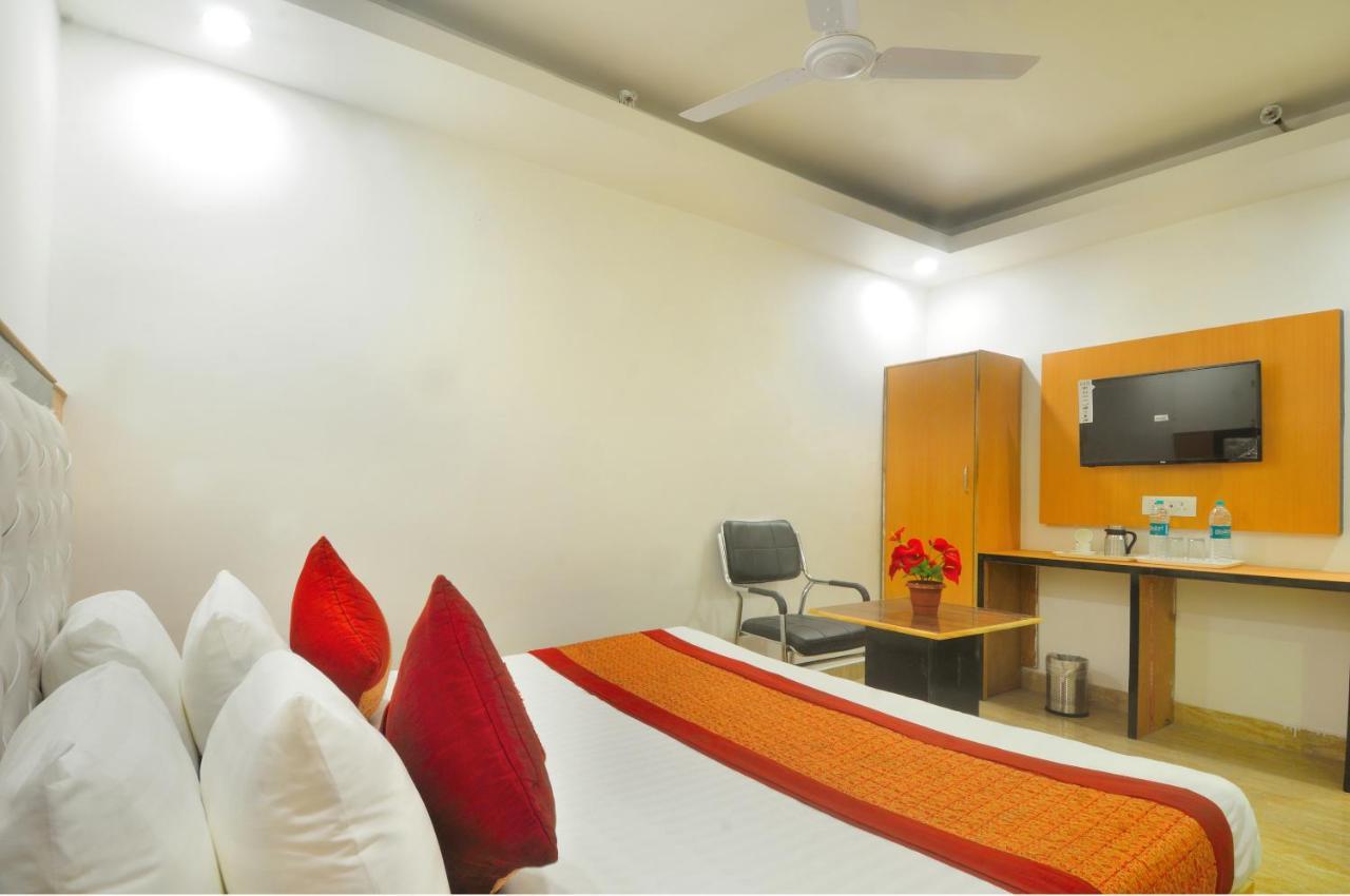 Hotel Noida Delight מראה חיצוני תמונה